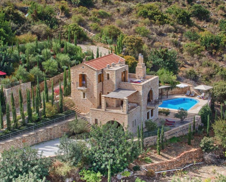 Completed stoned villa in Gavalochori - 
