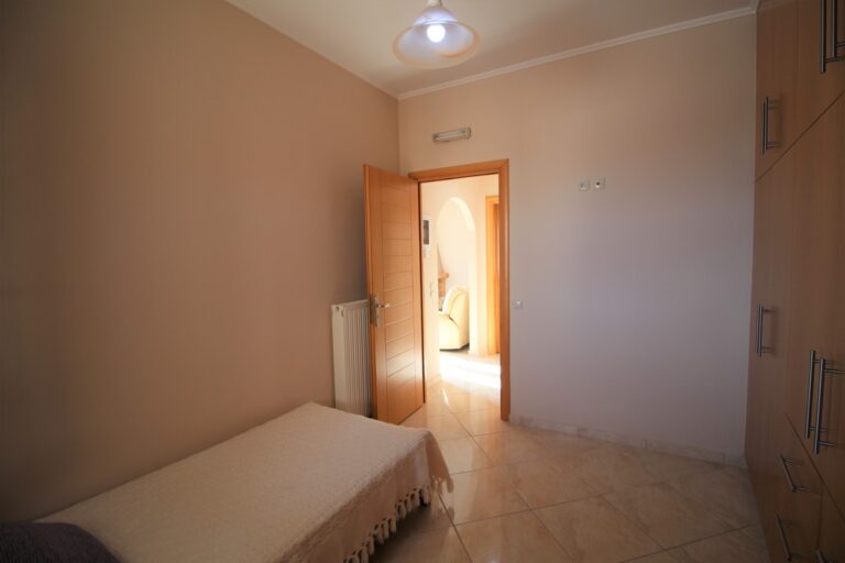 RENTED – Long Term – Central Apartment – Sea Front - 13