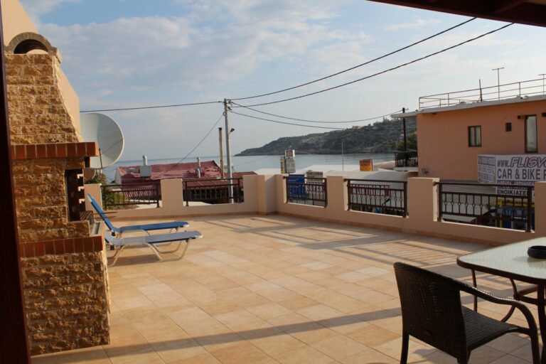 RENTED – Long Term – Central Apartment – Sea Front - 15