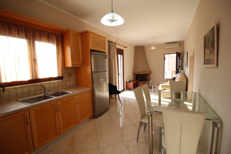 RENTED – Long Term – Central Apartment – Sea Front - 4