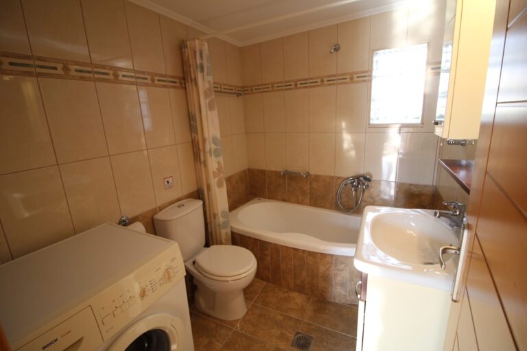 RENTED – Long Term – Central Apartment – Sea Front - 9