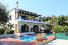 6 Bed Villa For Sale with Pool and Sea Views 21871