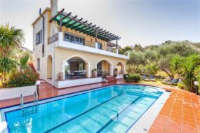6 Bed Villa For Sale with Pool and Sea Views 21791