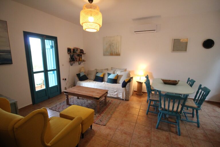 Beautiful Villa with Stylish Interior – 2min to Beach - 9