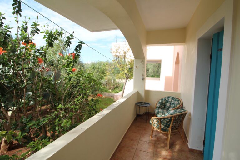 Beautiful Villa with Stylish Interior – 2min to Beach - 13
