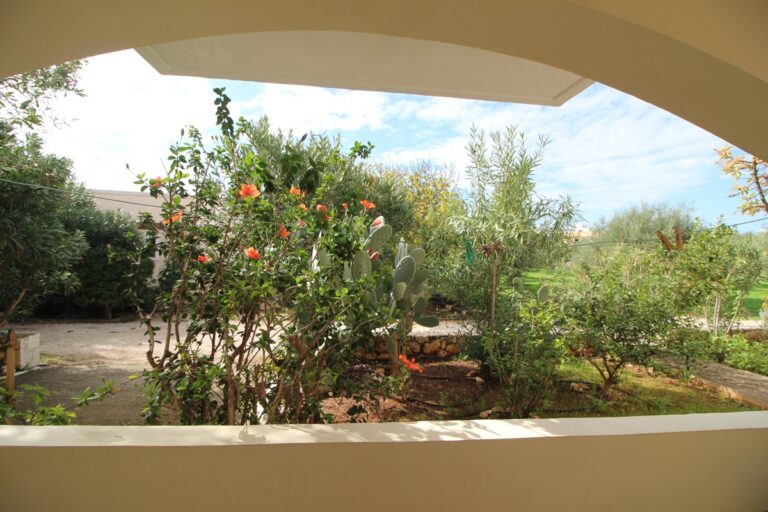 Beautiful Villa with Stylish Interior – 2min to Beach - 14