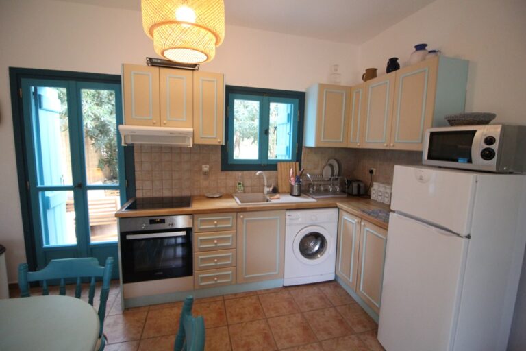 Beautiful Villa with Stylish Interior – 2min to Beach - 12