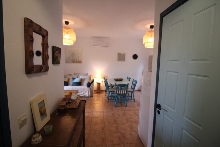 Beautiful Villa with Stylish Interior – 2min to Beach - 8