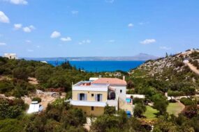6 Bed Villa For Sale with Pool and Sea Views 44031