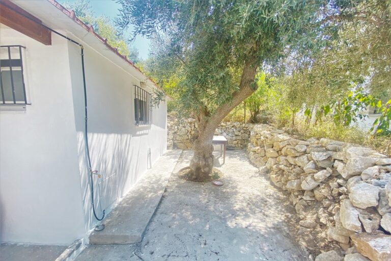 2 Bedroom Semi-Detached house For Rent - 9