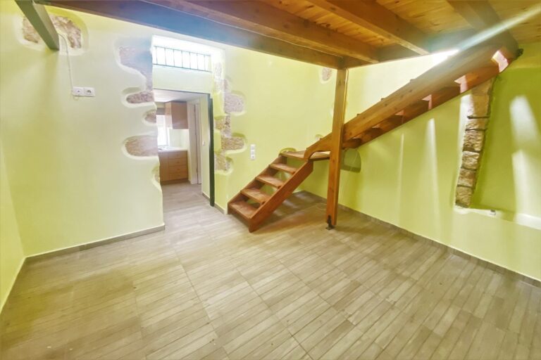 2 Bedroom Semi-Detached house For Rent - 3