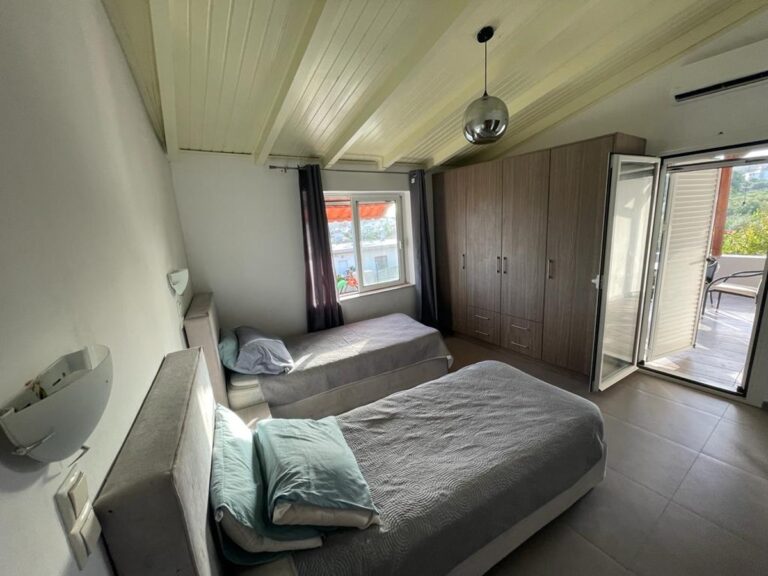 Incridible Sea View Villa For Rent - 12