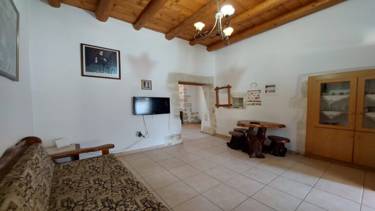 1 Bedroom Village House for Rent in Plaka - 6