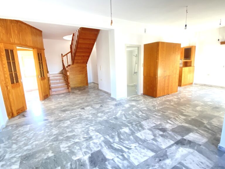 5 bedroom House to Rent In Plaka - 1