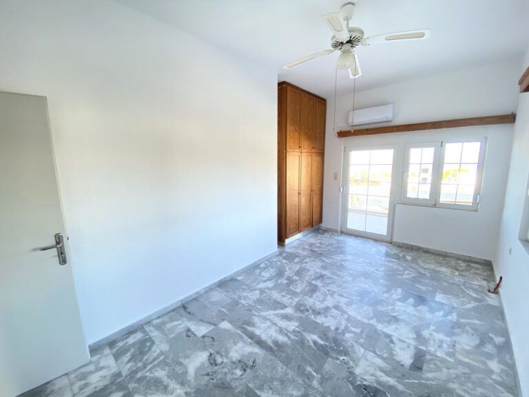 5 bedroom House to Rent In Plaka - 3