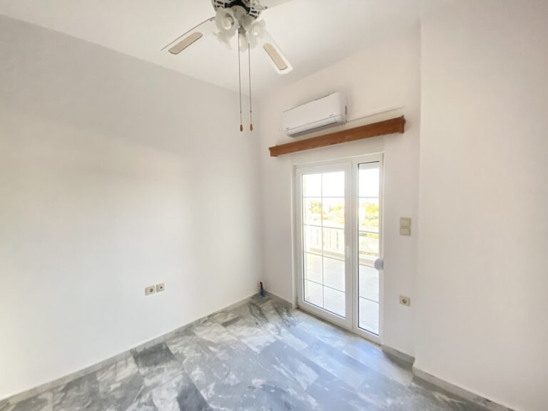 5 bedroom House to Rent In Plaka - 9