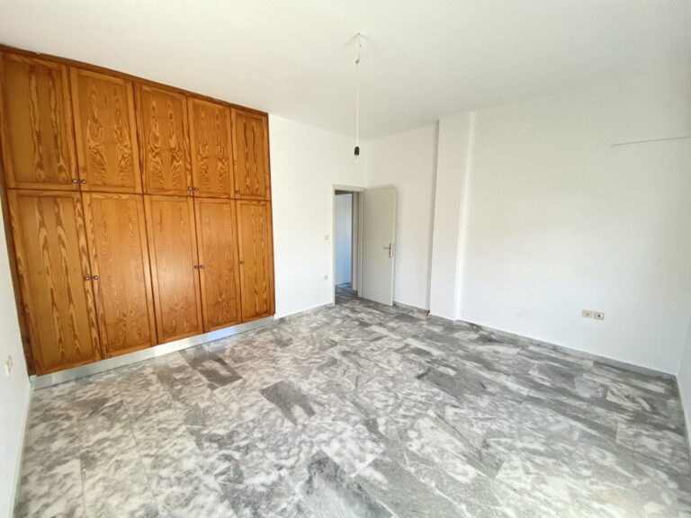 5 bedroom House to Rent In Plaka - 16
