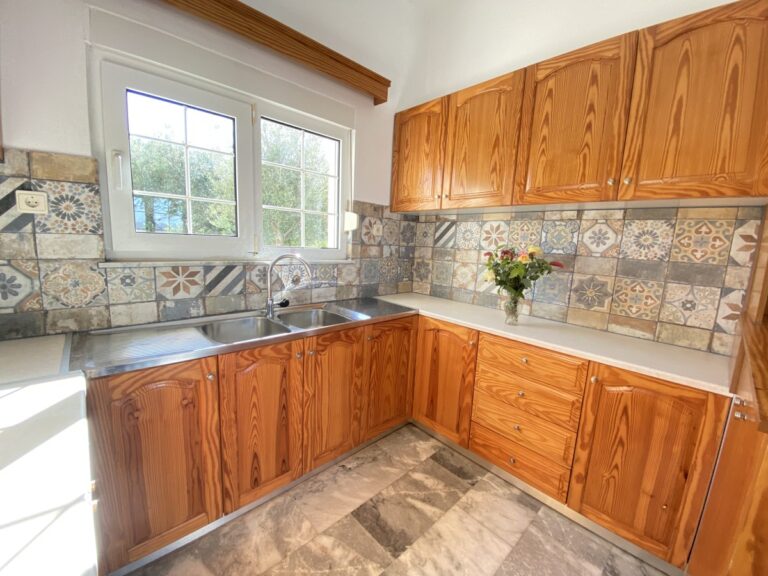 5 bedroom House to Rent In Plaka - 21