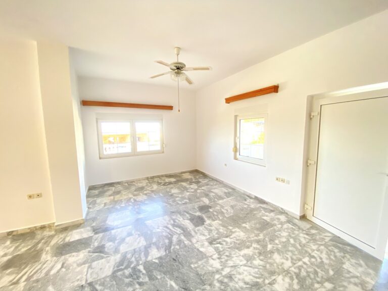 5 bedroom House to Rent In Plaka - 27