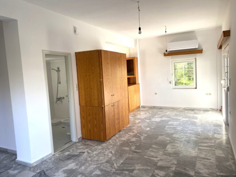 5 bedroom House to Rent In Plaka - 29