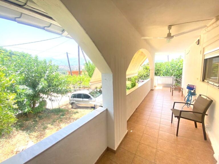 Modern 2 Bedroom Apartment To Rent In Armenoi - 5