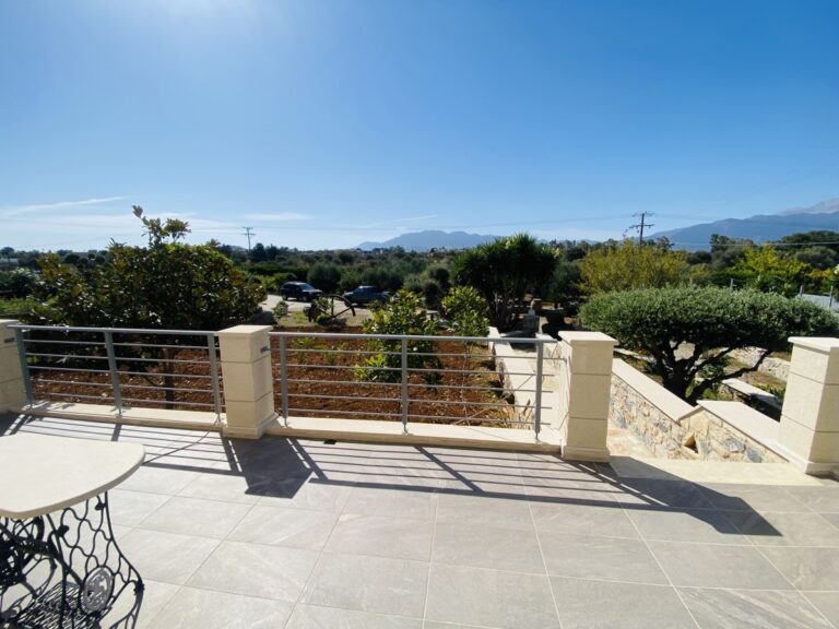 Villa House To Rent in Xirosterni - 9