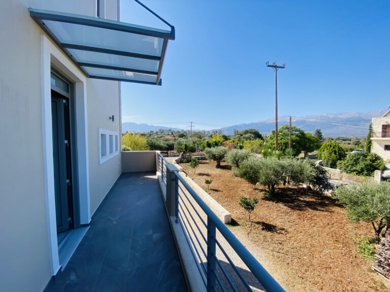 Villa House To Rent in Xirosterni - 11
