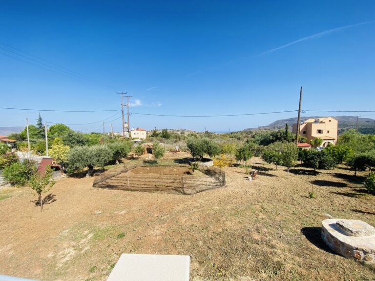 Villa House To Rent in Xirosterni - 15