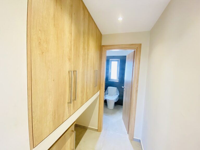 Villa House To Rent in Xirosterni - 20