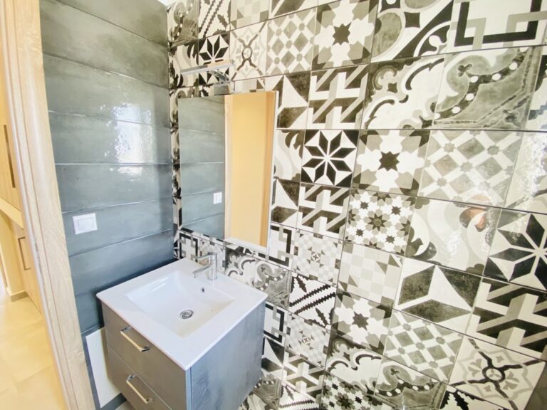 Villa House To Rent in Xirosterni - 22