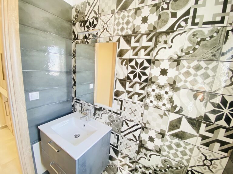 Villa House To Rent in Xirosterni - 23