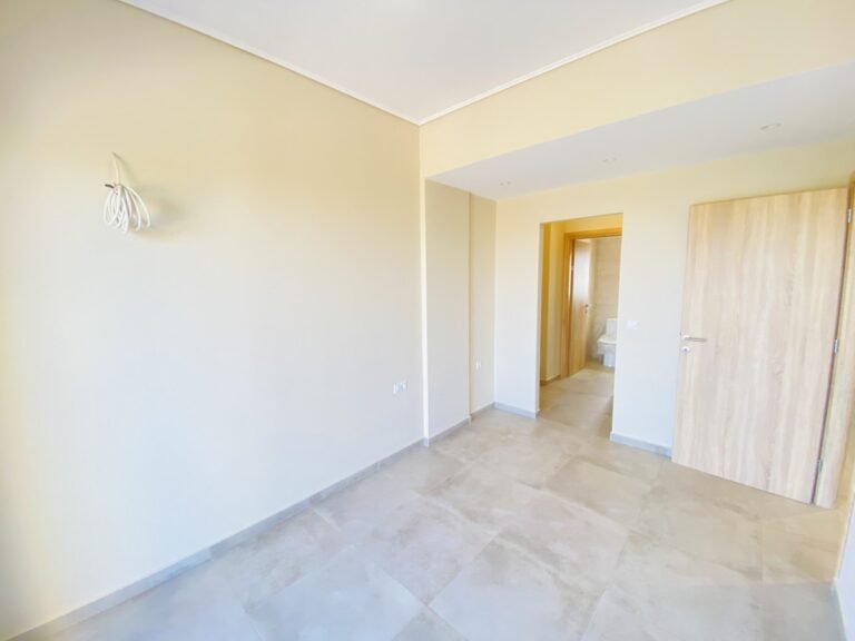 Villa House To Rent in Xirosterni - 25