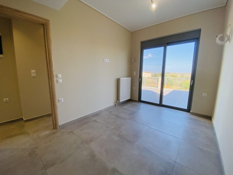 Villa House To Rent in Xirosterni - 28