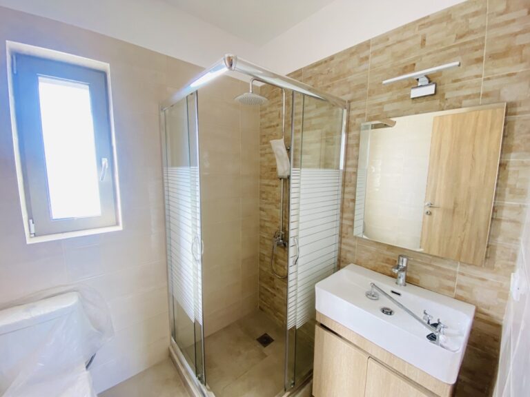 Villa House To Rent in Xirosterni - 34