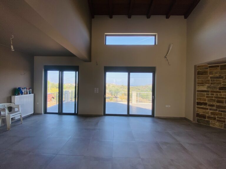 Villa House To Rent in Xirosterni - 51