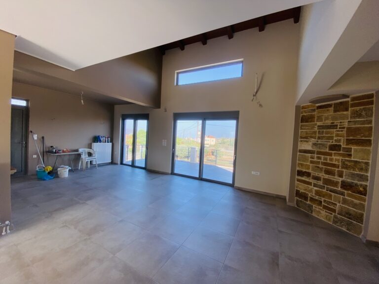 Villa House To Rent in Xirosterni - 52