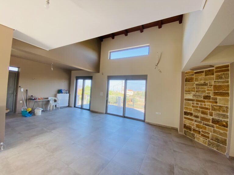 Villa House To Rent in Xirosterni - 54