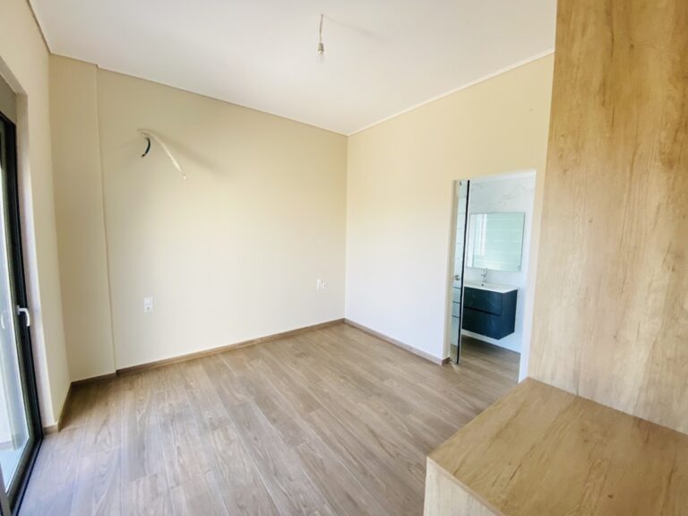 Villa House To Rent in Xirosterni - 67