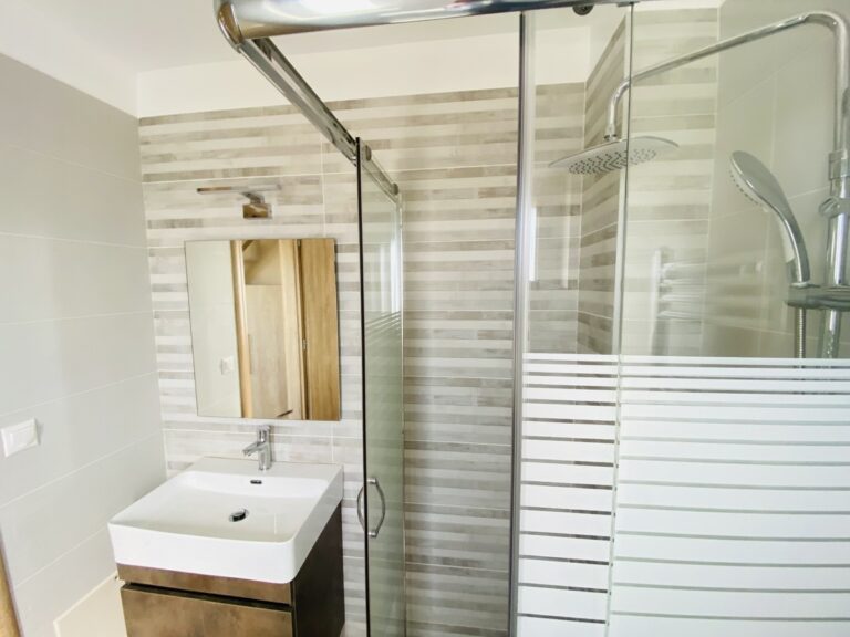 Villa House To Rent in Xirosterni - 72