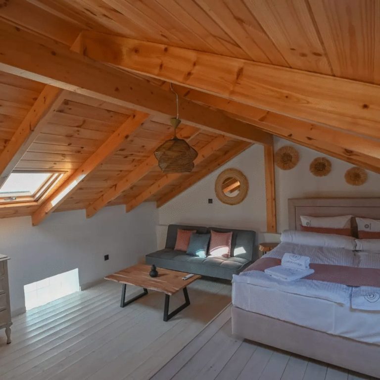 Charming Dual Building Property with Pool and Garden For Winter Rent - 21