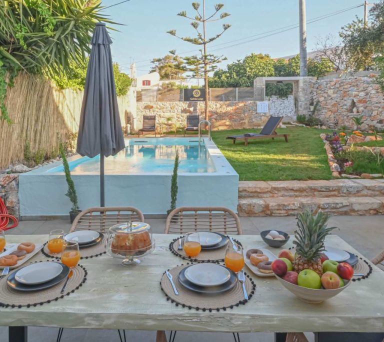 Charming Dual Building Property with Pool and Garden For Winter Rent - 20