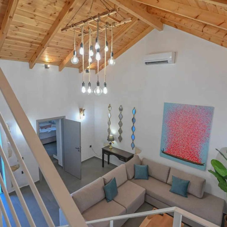 Charming Dual Building Property with Pool and Garden For Winter Rent - 22
