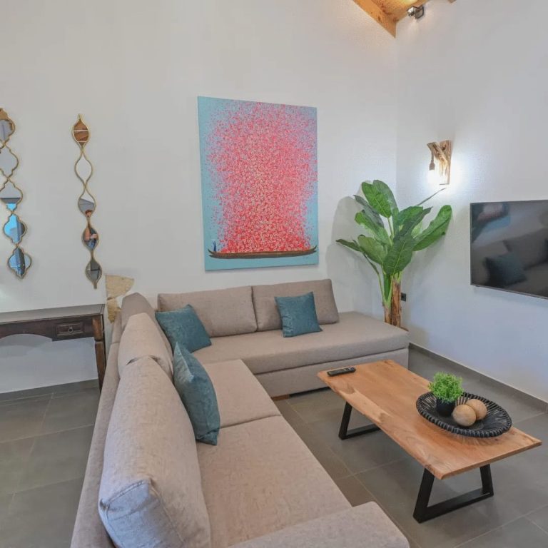 Charming Dual Building Property with Pool and Garden For Winter Rent - 25