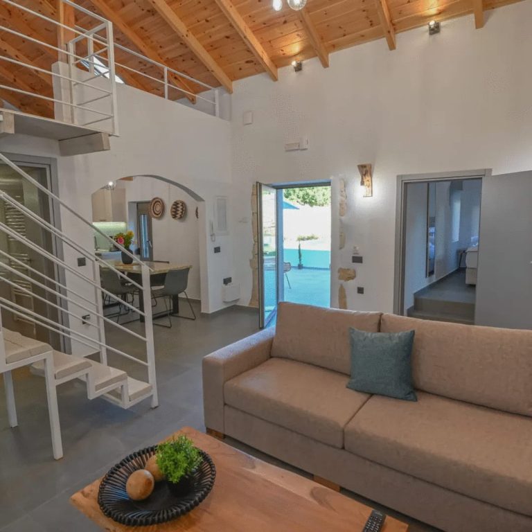Charming Dual Building Property with Pool and Garden For Winter Rent - 32