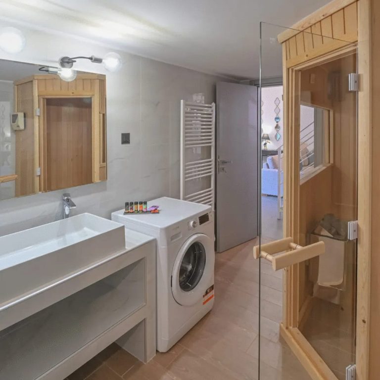 Charming Dual Building Property with Pool and Garden For Winter Rent - 33