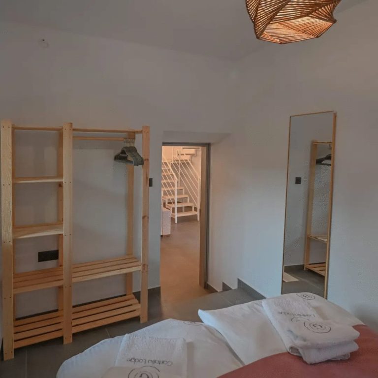 Charming Dual Building Property with Pool and Garden For Winter Rent - 36