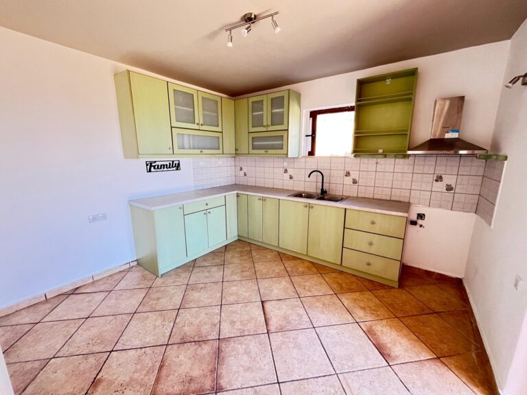 Three Bedroom Long Term Rental with Sea Views in Aptera - 3