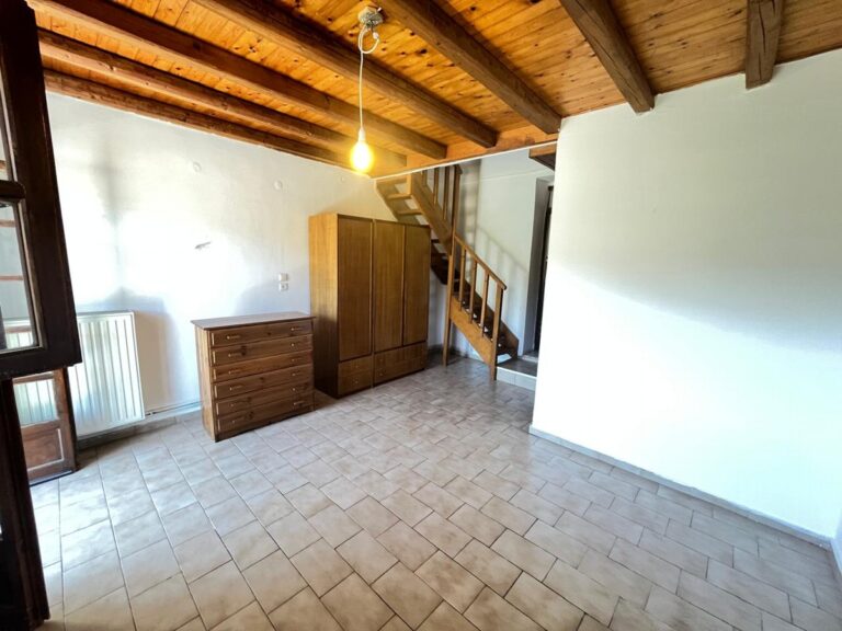 2 Long-Term Rentals in Vryses Village - 30