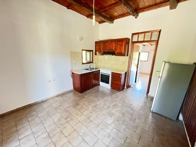 2 Long-Term Rentals in Vryses Village - 24