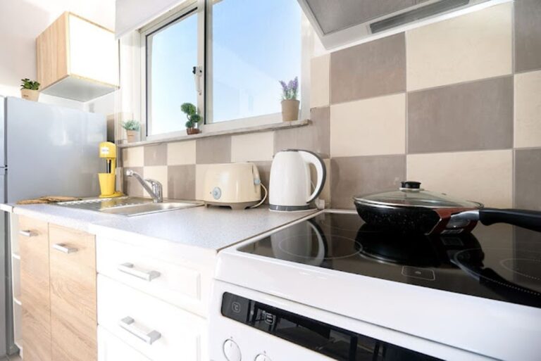 2 Properties Available For Long Term Rental - 9